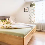 Biobauernhof Tonimoertl Farma *